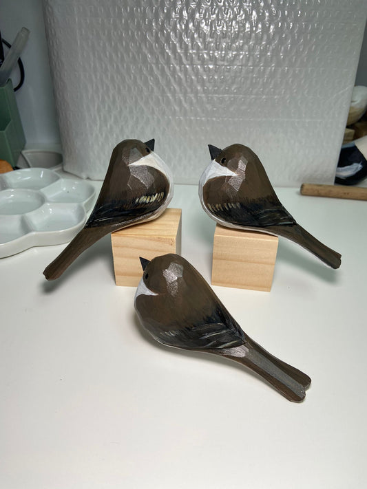 1 Pc of Eastern Phoebe Sculpted Hand-Painted Bird Figure - Wooden Islands