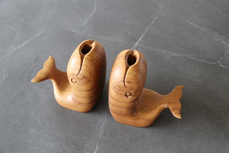 Pen holder Hand-Carved Whale Teak Wood - Wooden Islands