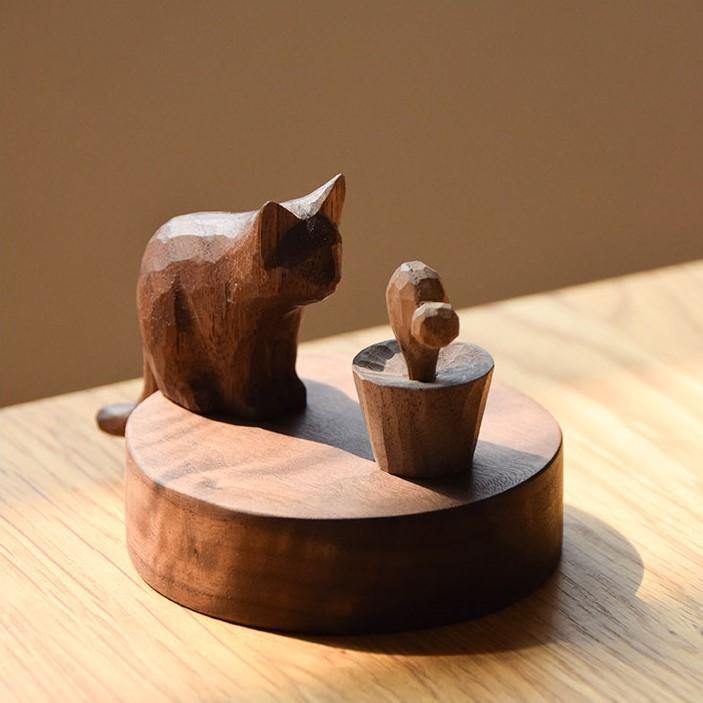 Wooden Hand-Carved Diffuser Decor for Essential oils Cat Meet with Meat DC - Wooden Islands