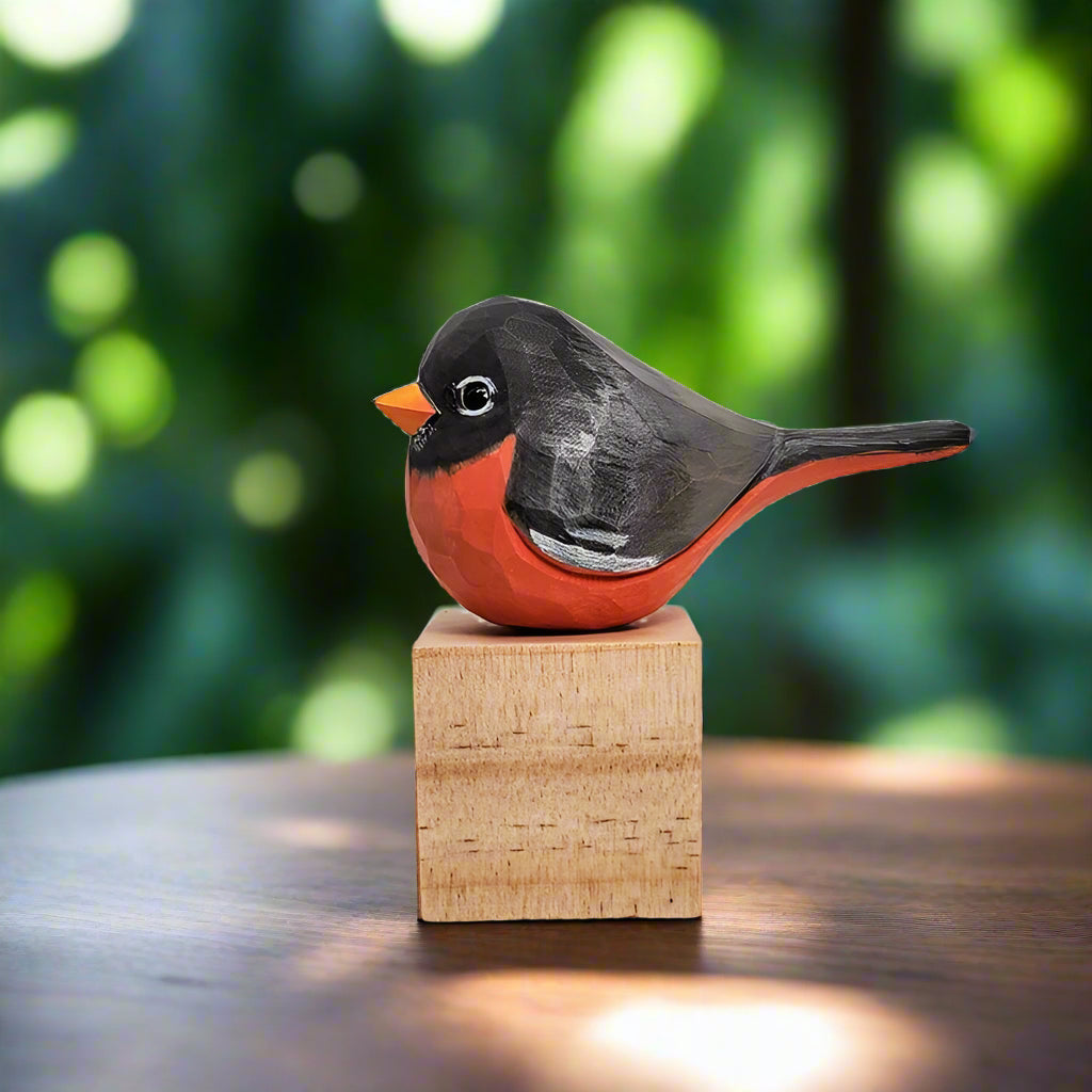 Handcrafted American Robin Figurine - Basswood Bird Statue – Wooden Islands