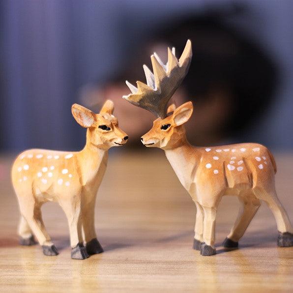 Small plastic deer figurines 2025